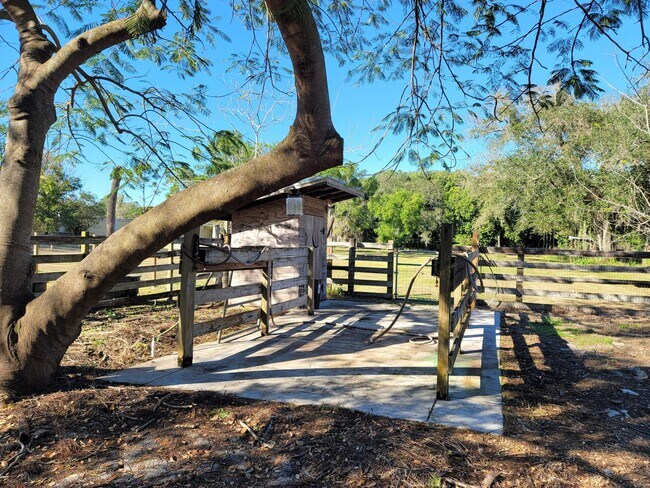 Building Photo - 4362 W Midway Rd