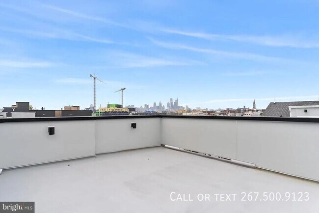 Building Photo - 1306 N Front St