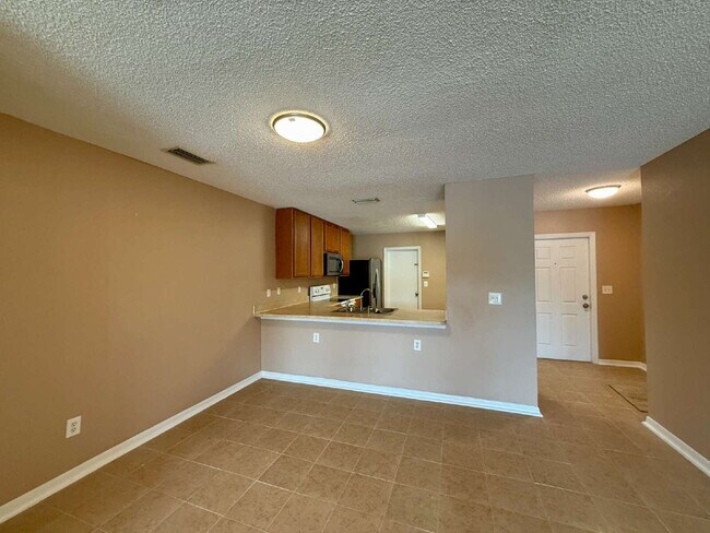 Building Photo - Stunning Townhouse with Breathtaking Water...
