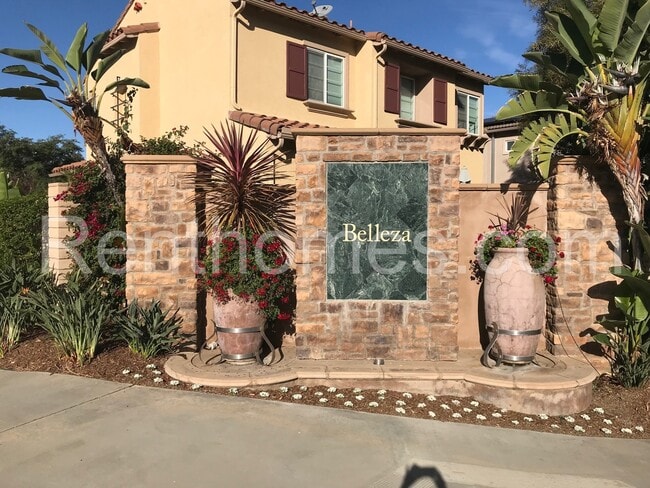 Building Photo - 473 Camino Verde