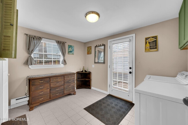 Building Photo - 14 Chestnut St