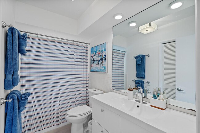 Building Photo - 1410 SE 12th St