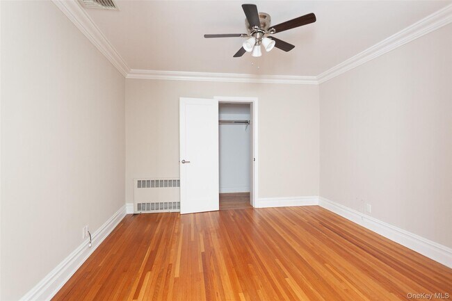 Building Photo - 355 E Beech St