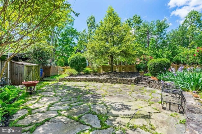 Building Photo - 4350 River Rd NW