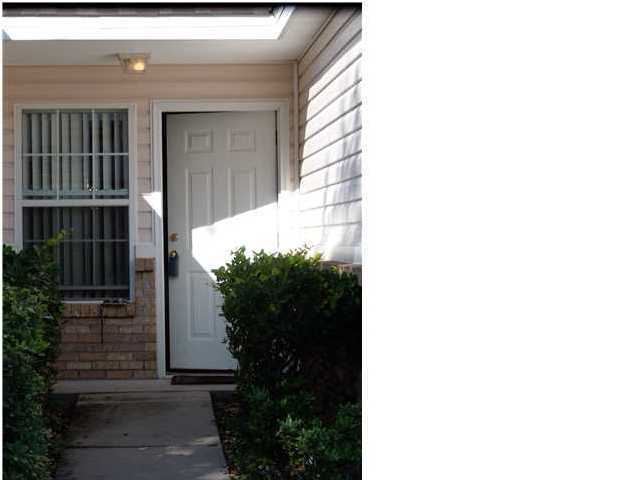 Building Photo - 980 Scenic Oak Ln