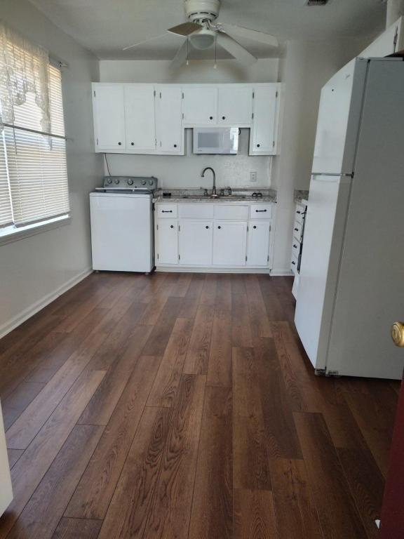 Building Photo - 713 E Town Rd