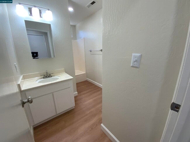 Building Photo - 315 Cindy Ct