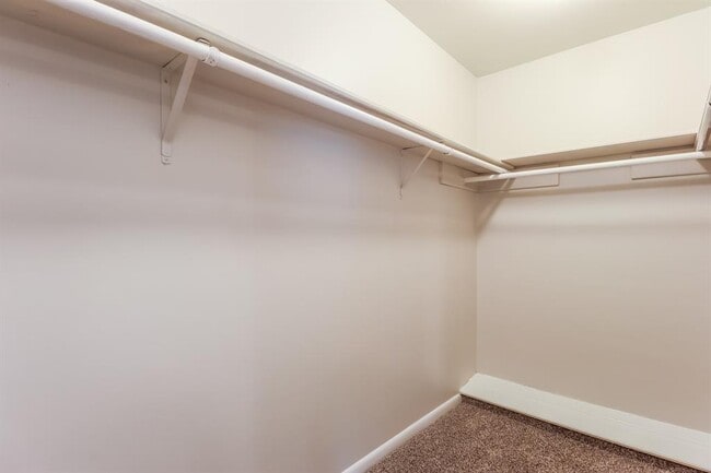 Building Photo - 25202 Tuckahoe Ln