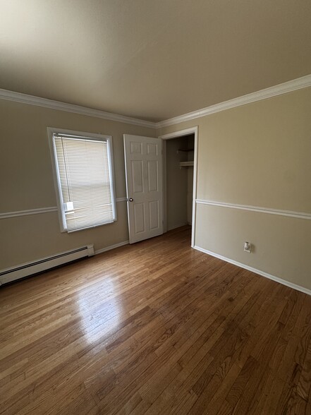 Room2 - 410 Washtenaw Ave