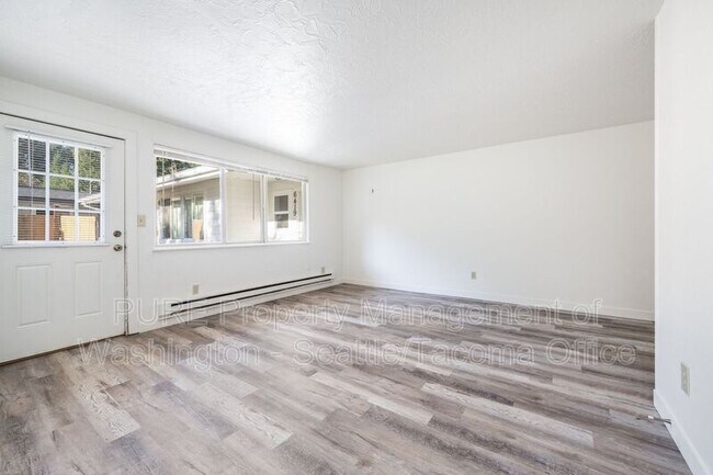 Building Photo - 6417 151st St NW