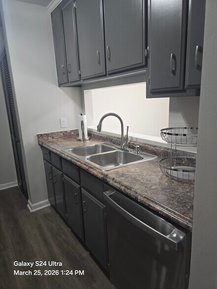 Building Photo - 1 Penn Cir