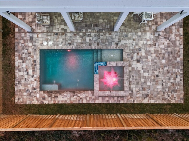 Building Photo - 304 Palm Beach Dr