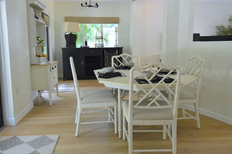 Dining Area - 4815 3rd Ave NW