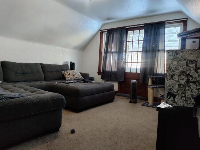 Building Photo - 1625 Walnut Ave