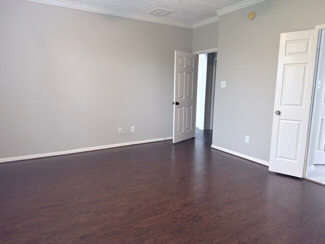 Building Photo - 18006 Barton Ridge Ln