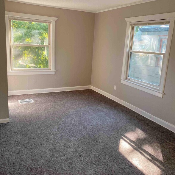 Building Photo - 111 Spruce Ave