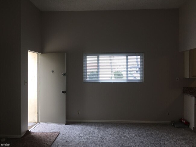 Building Photo - Studio, 1 bath House - 16845 S. Pacific