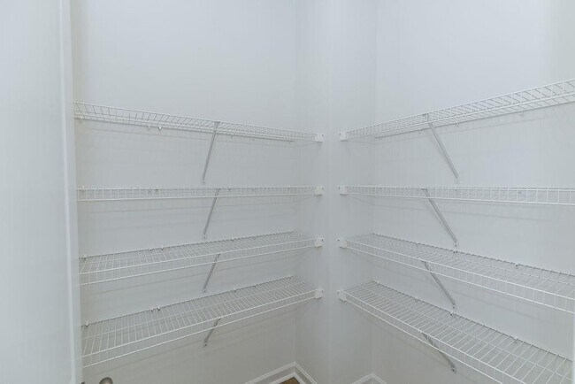 Building Photo - 1530 Brantin Dr