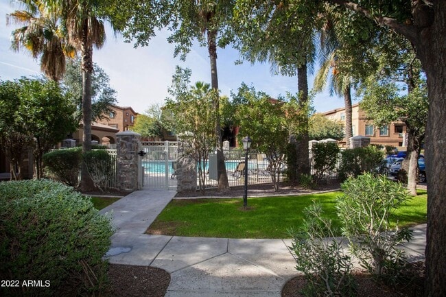 Primary Photo - 1920 E Bell Rd