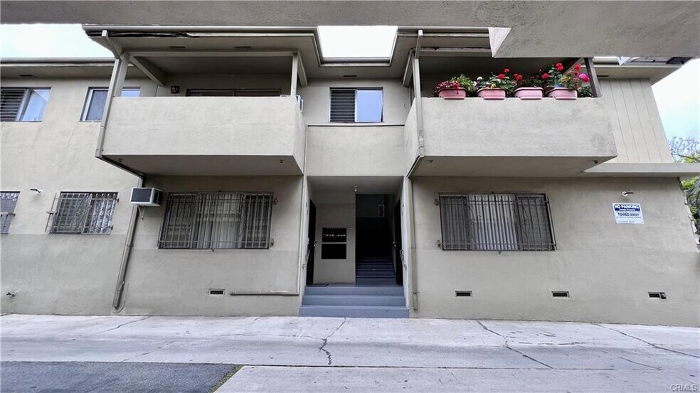 Building Photo - 919 N Orange Grove Ave