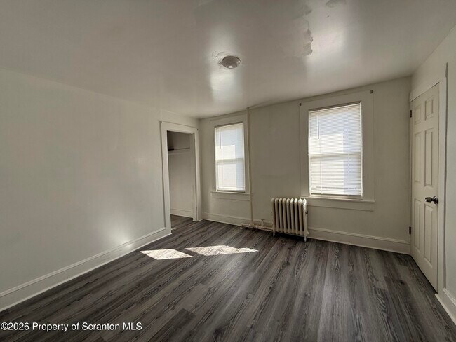 Building Photo - 216-216 14th Ave