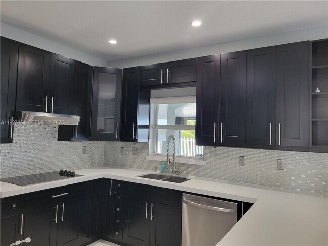 Building Photo - 29263 SW 142nd Ave