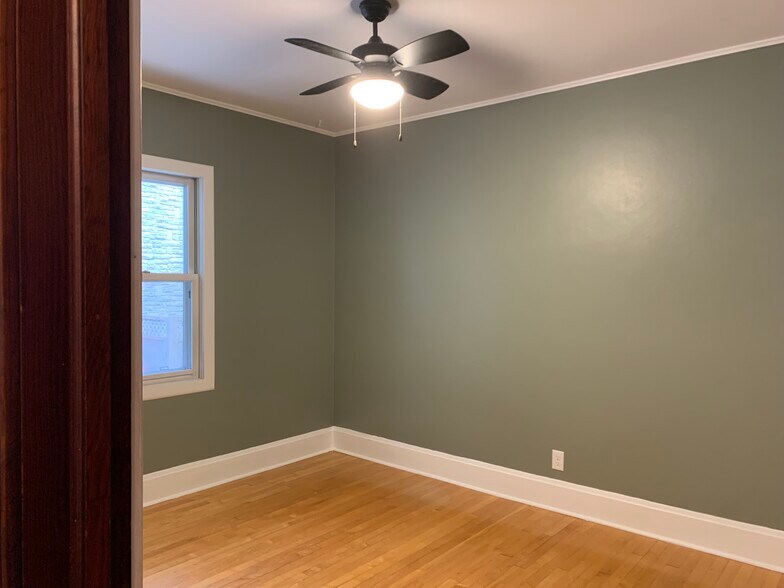 Building Photo - 1232 Porlier St