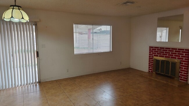 Building Photo - Single Story Home in Spring Valley