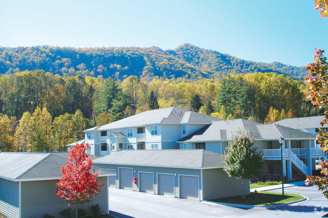 Building Photo - Balsam Mountain Apartments