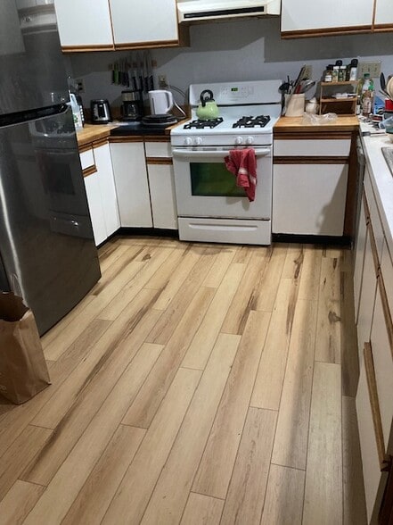 Building Photo - 293 Hiscock St