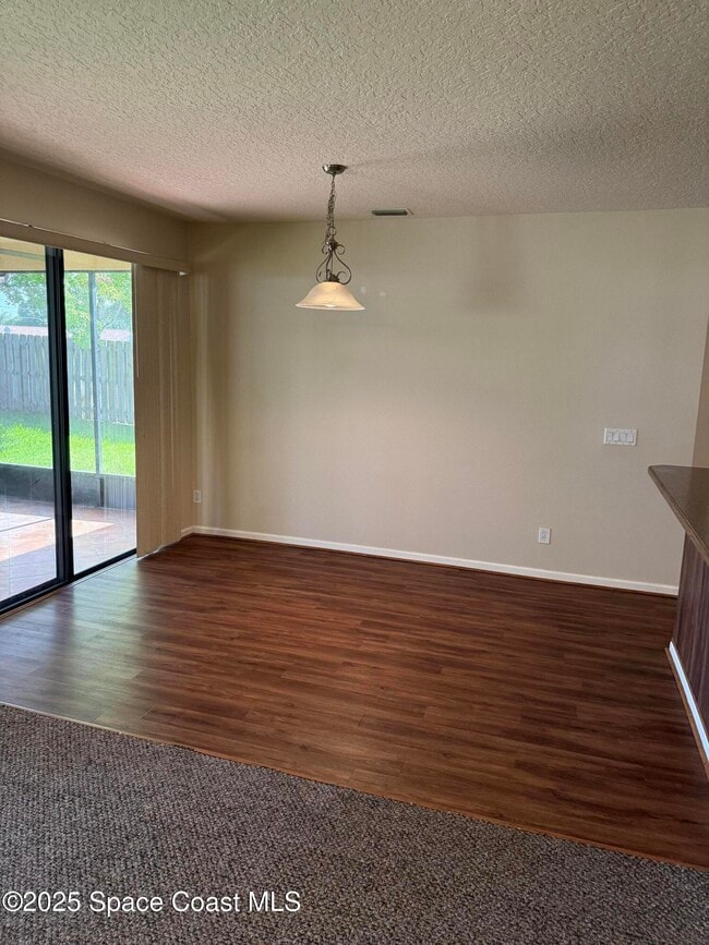 Building Photo - 1234 Bolle Cir