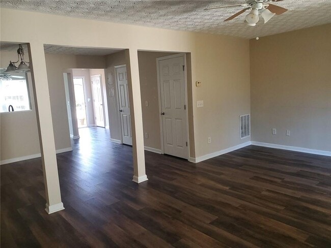 Building Photo - 11428 S Grove Dr