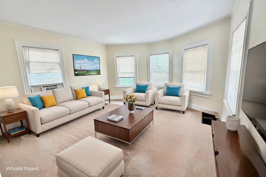 STAGED - 60 Oak St