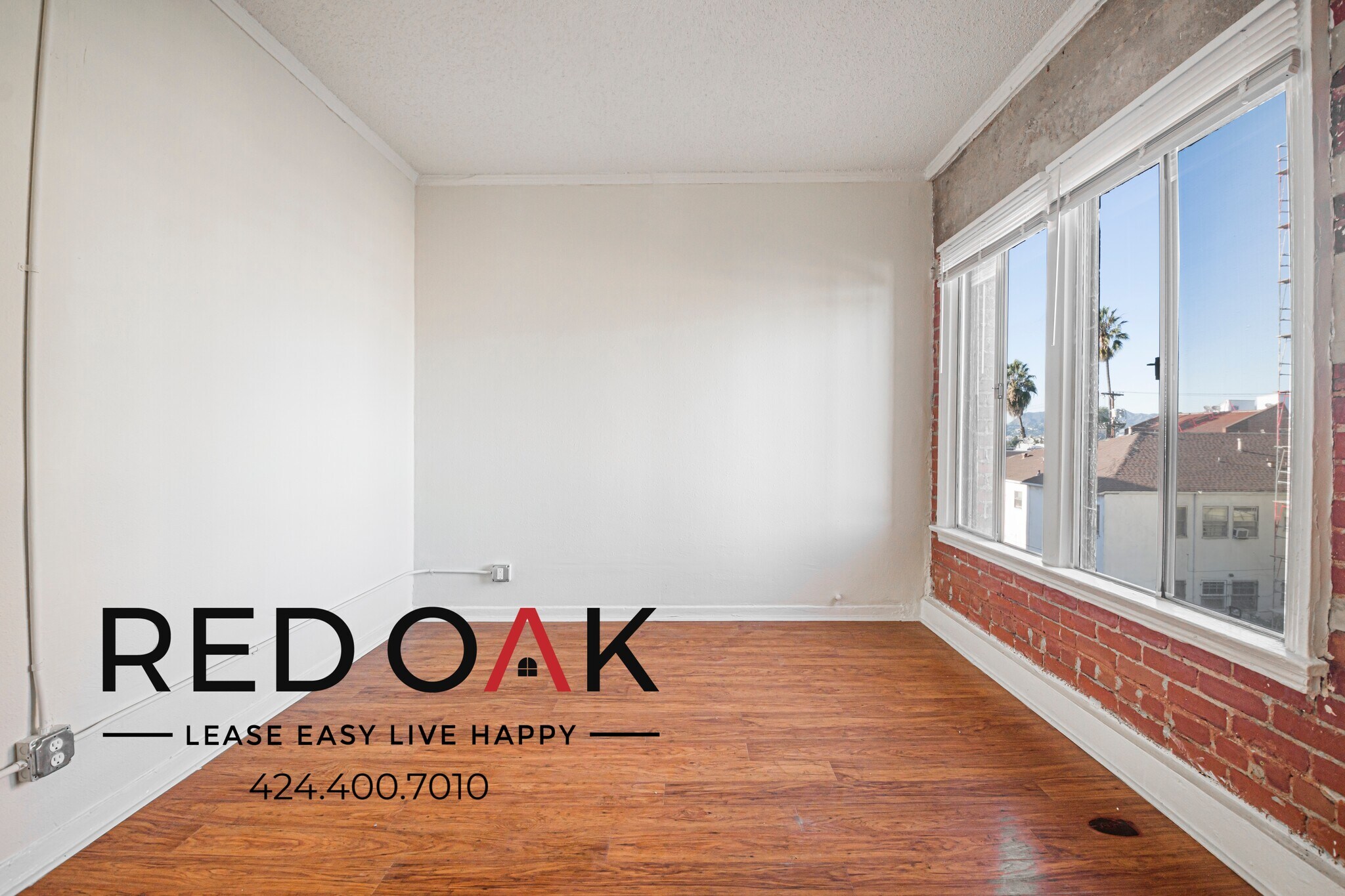 Building Photo - 425–427 S. Grand View St