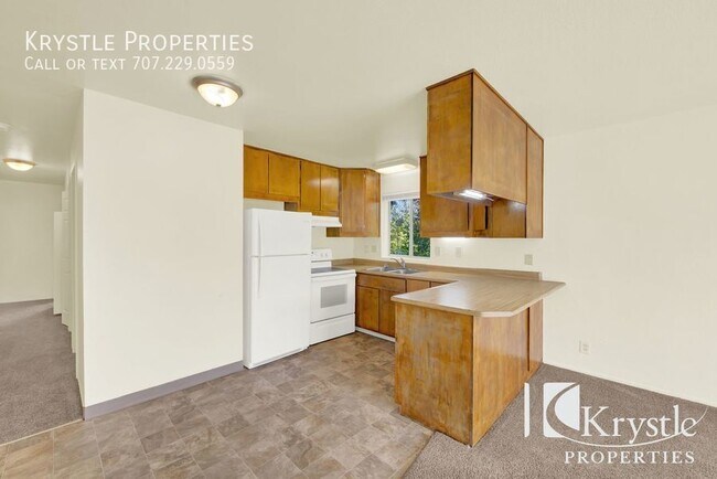 Building Photo - 136 Frisbie St