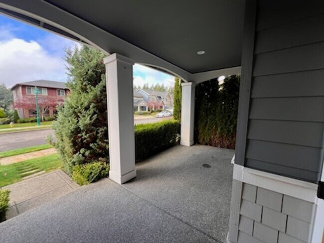 Building Photo - 5 Bedroom plus a Bonus Room in Gig Harbor