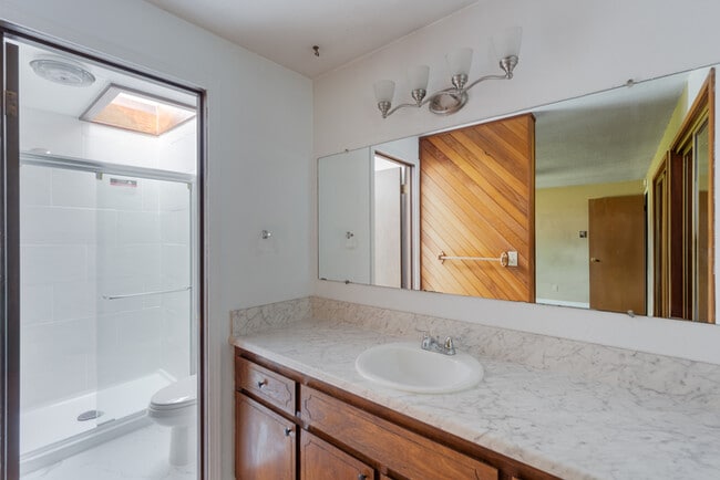 Building Photo - THREE BEDROOM IN MINT VALLEY