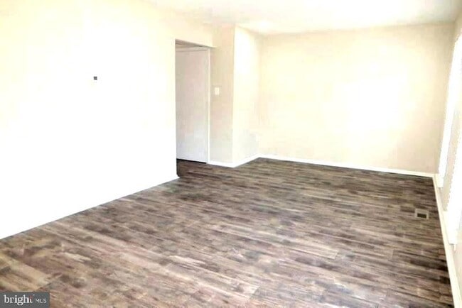 Building Photo - 17325 Sandy Knoll Dr