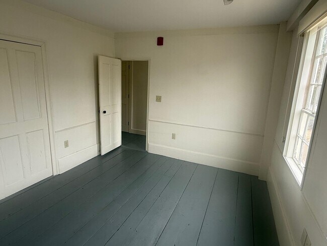 Building Photo - 72-74 Jefferson St