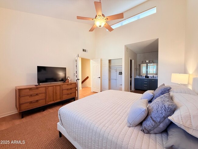 Building Photo - 5640 E Bell Rd