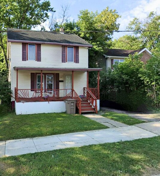 Primary Photo - 232 Cottage St
