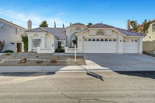 Primary Photo - Signature at Peccole Ranch