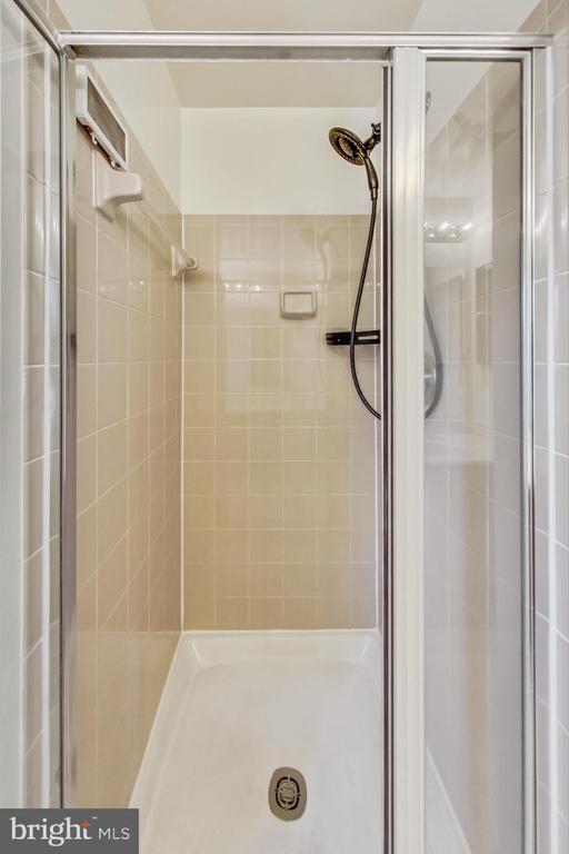 Building Photo - 6104 Cool Spring Terrace S