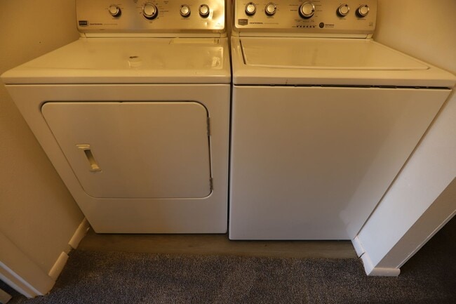 Building Photo - 257 Canby St