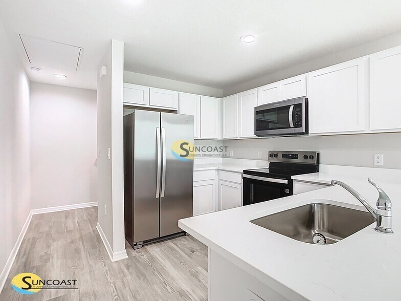 Building Photo - 3821 SW 43rd Ct