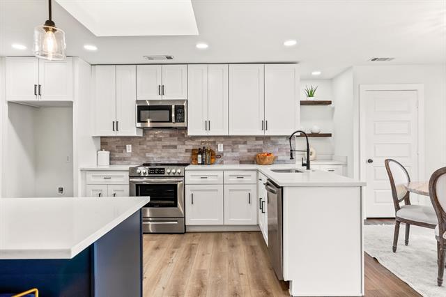 Building Photo - 2205 Timberwood