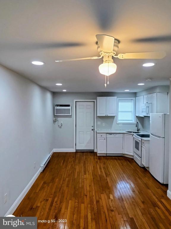 Primary Photo - 1224 Clover Ln