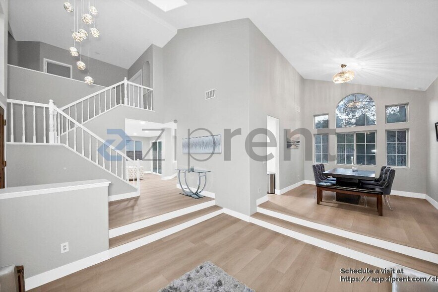 Building Photo - 23693 Cadenza Dr