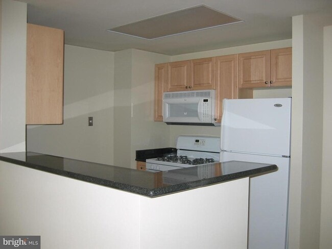 Building Photo - 2726 Gallows Rd