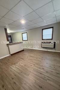 Building Photo - Modern 1 Bed 1 Bath - Pet Friendly!